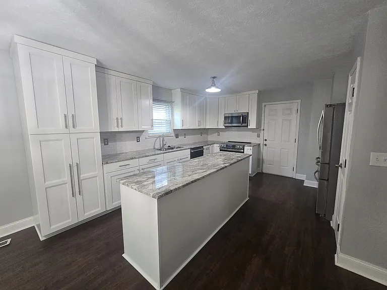 4203 Cedar View Ct — Photo 8