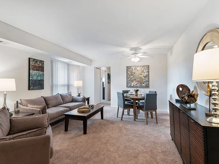 Berkdale Apartments — Photo 16