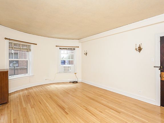 4th image of 2328 N Lincoln Park W APT 1A