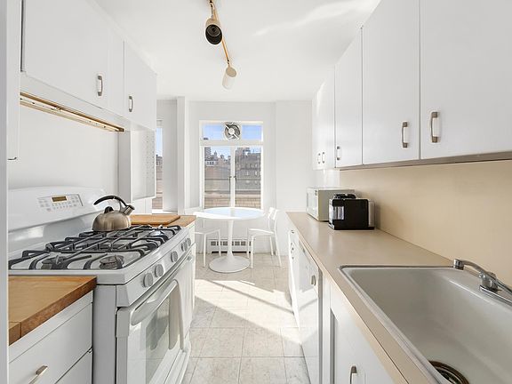 4th image of 1080 5th Ave #15A