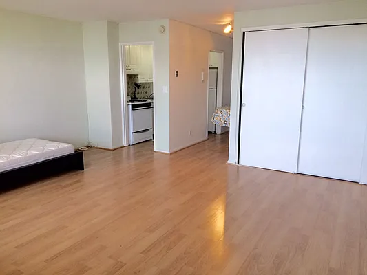 Sold by Elbe Real Estate Inc | media 23