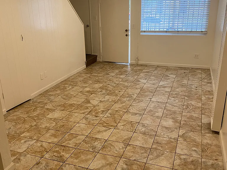 13935 S San Pedro St #264 — Photo 2