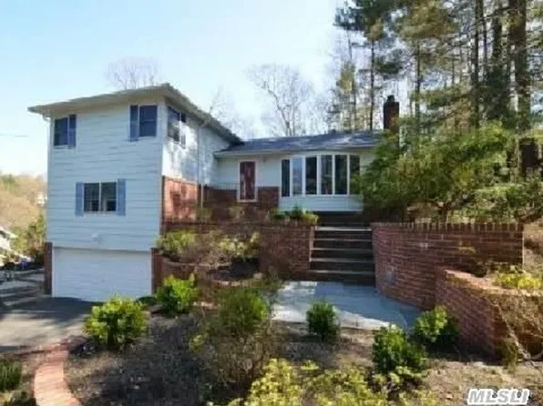 10 Eastview Dr, Centerport, NY 11721