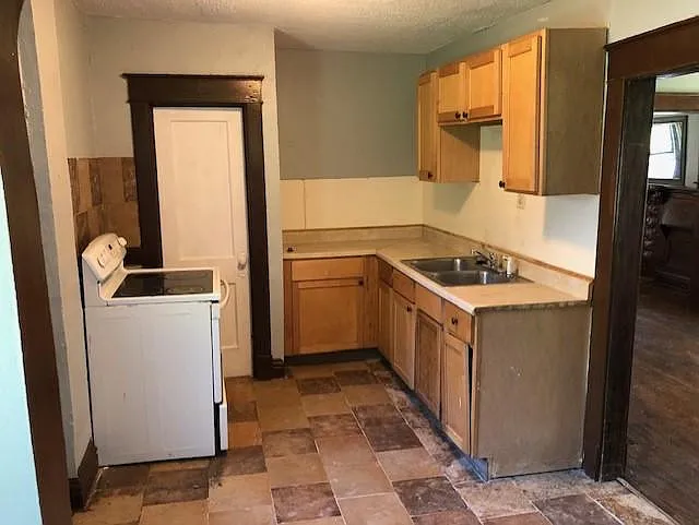 4920 College Ave — Photo 8