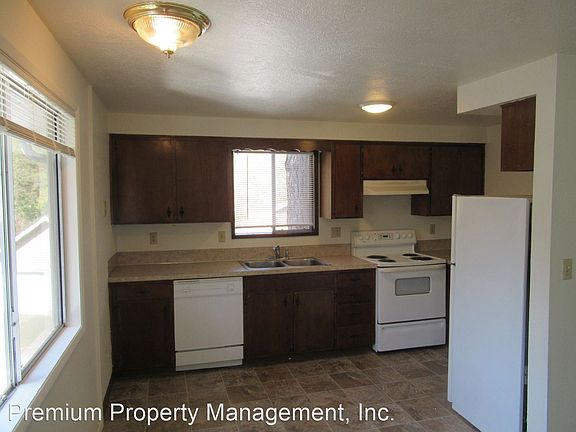 4th image of 1109 Waller St SE #7471485