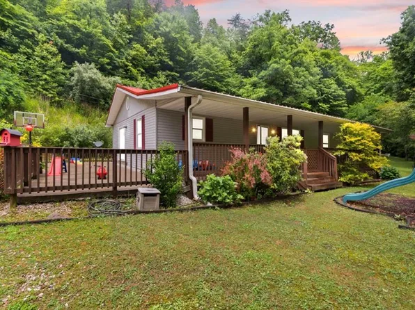 94 Lick Fork Ln, Happy, KY 41746