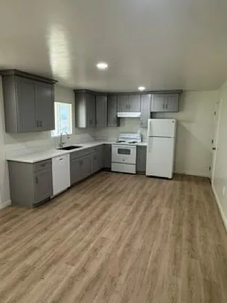 66 Fruitland Ave — Photo 4