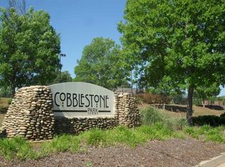 1090 Cobblestone Ln, Bogart, GA 30622