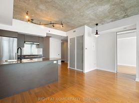375 King St W