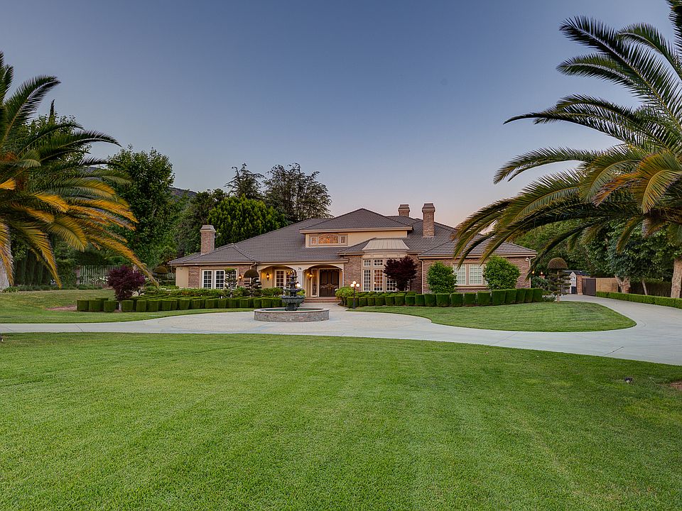 1st image of 76 Palm Hill Ln