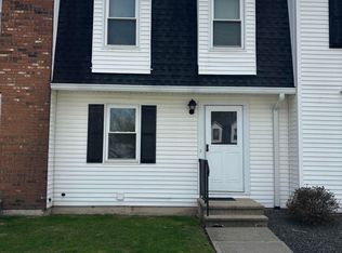 2 Colonial Vlg #2, Shelton, CT 06484