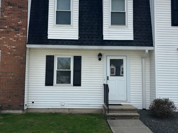 2 Colonial Village #2, Shelton, CT 06484