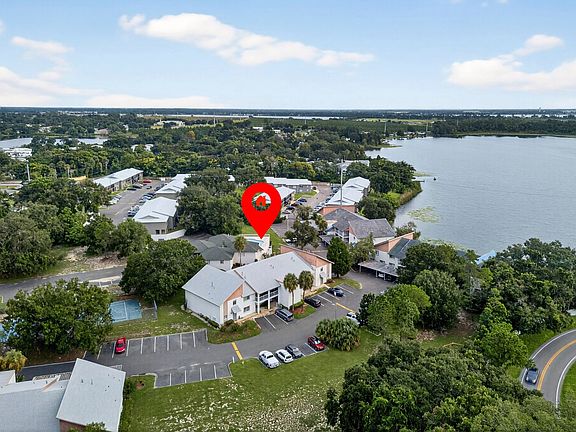 4th image of 408 Country Ln NE #408