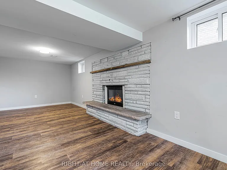 297 Geneva Ave #LOWER — Photo 2