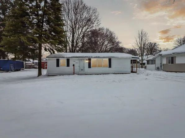 1213 Rosedale St, Alma, MI 48801
