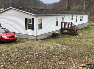 99 Murphy Rd, Amherstdale, WV 25607