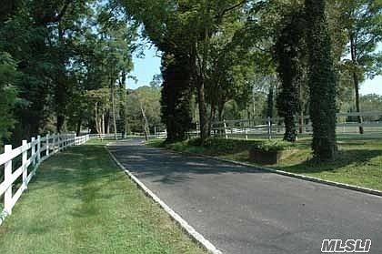 2nd image of 7 Equine Ln