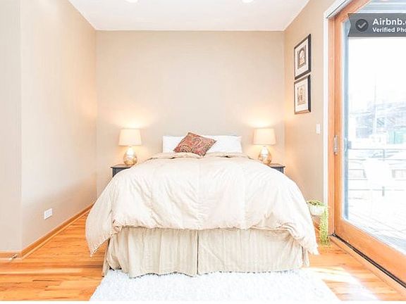 4th image of 907 N Hermitage Ave #1