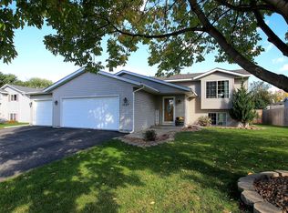 1027 8th Ave NW, Hutchinson, MN 55350