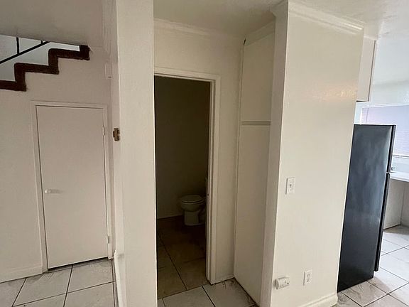 4th image of 789 N Mollison Ave N #4