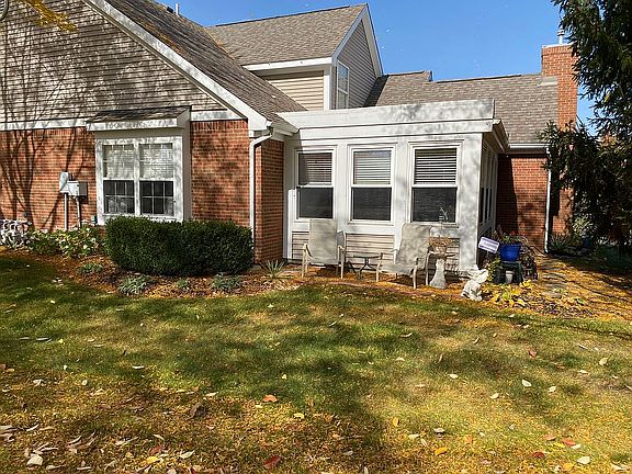 5th image of 6011 Glenvillage Dr