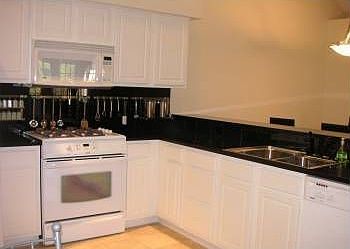 4th image of 132 Stonebend Dr