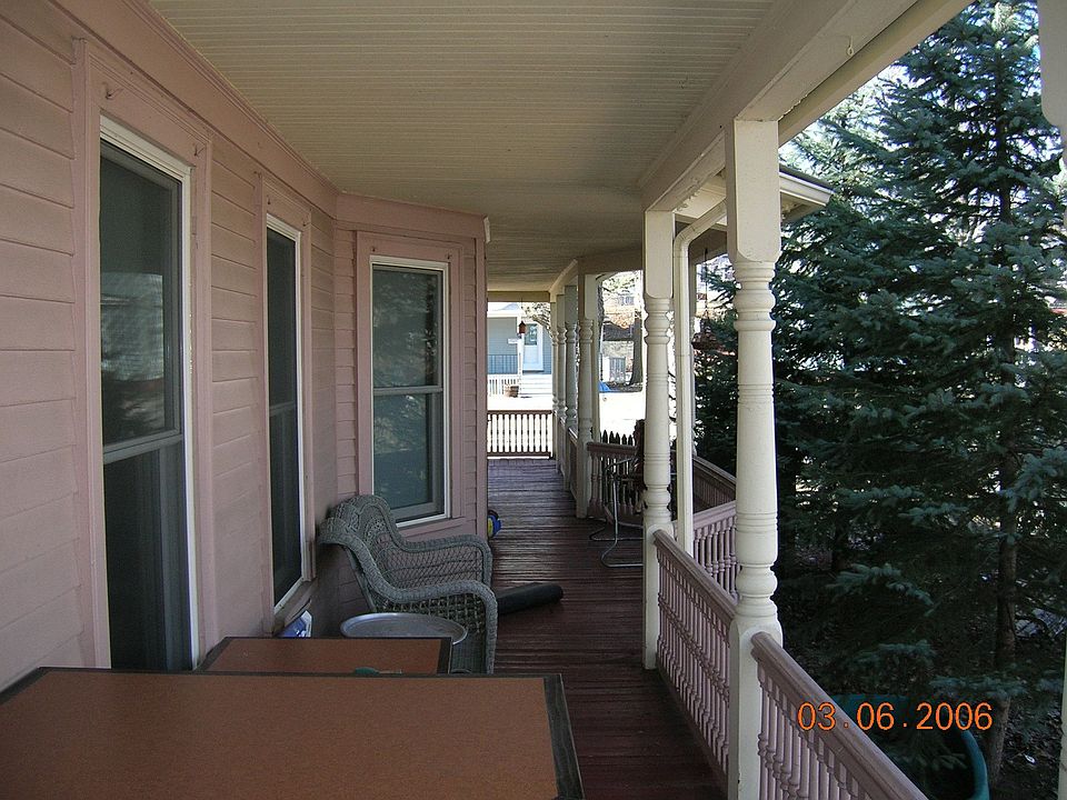1 of 3 sides of porch