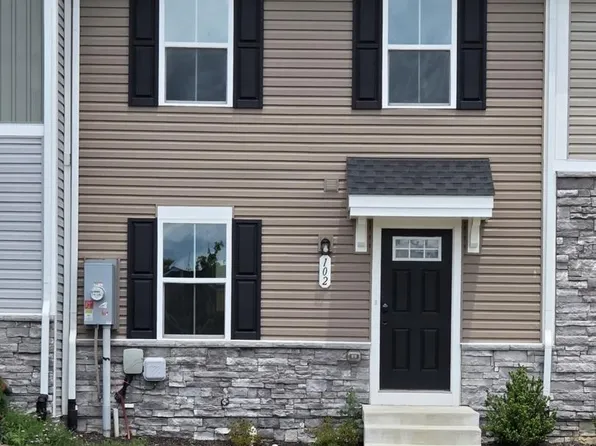 102 Spring Pl, Strasburg, VA 22657