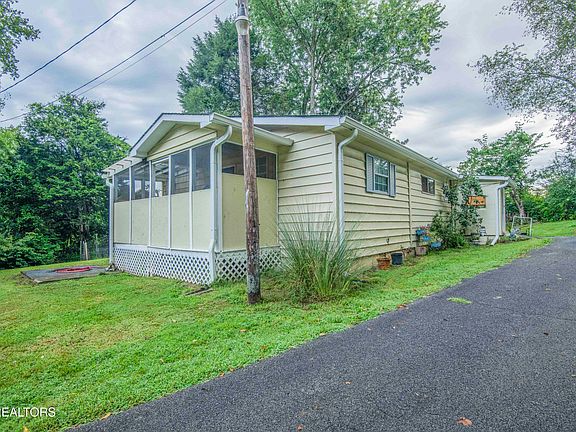 4th image of 685 Foster Rd
