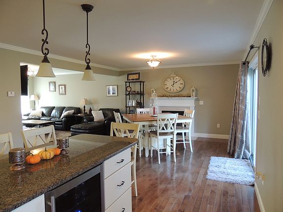 3rd image of 91 Twin Birch Dr