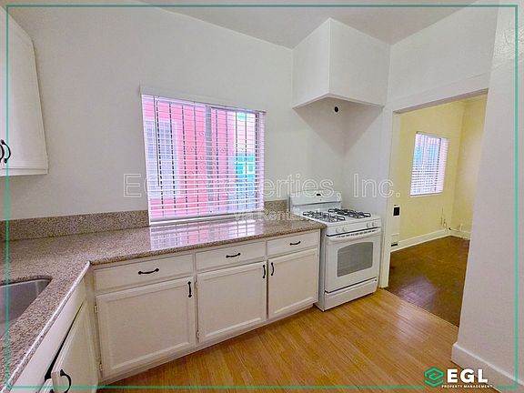 4th image of 144 N New Hampshire Ave APT 4