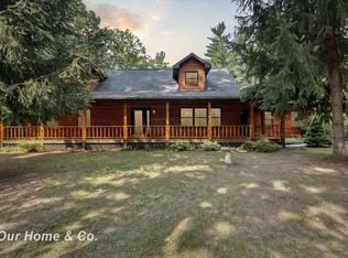 10306 Hammond Dr, Atlanta, MI 49709