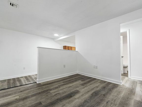 5th image of 420 Broadway Ave APT 2