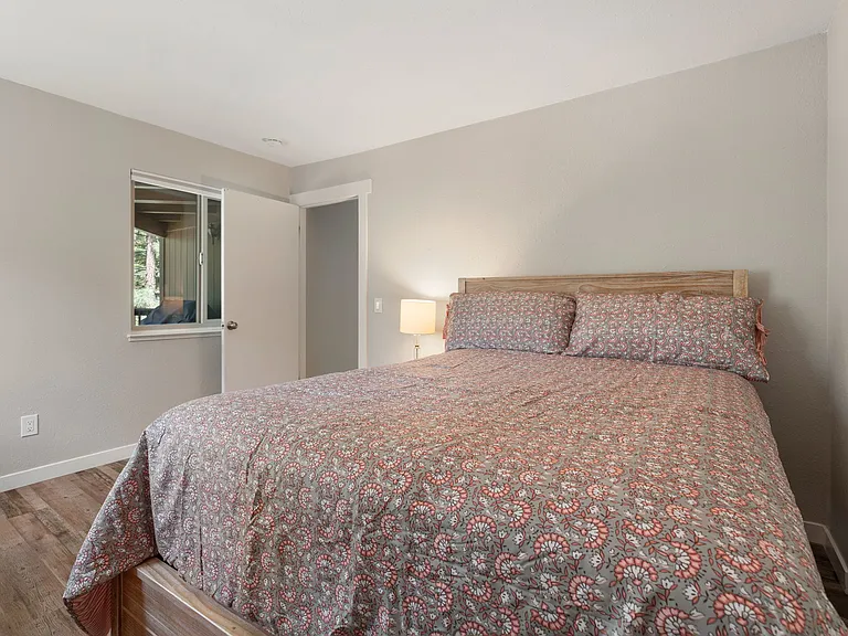 100 Lake Village Dr — Photo 21