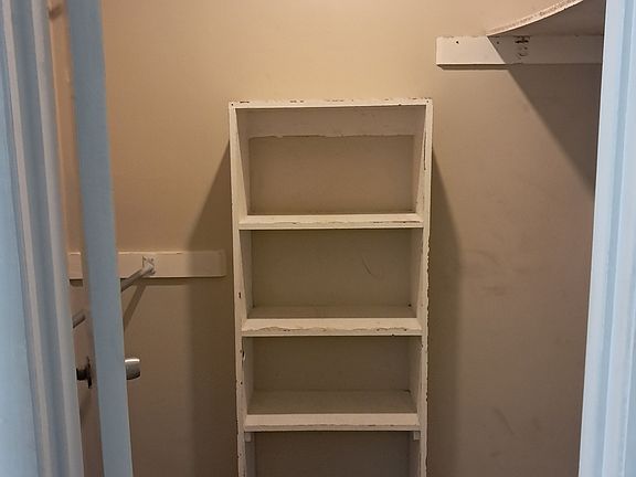 2nd image of 1010 Summit North Dr NE #1010