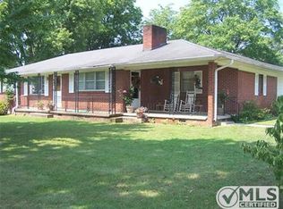 246 S Main St, Lobelville, TN 37097
