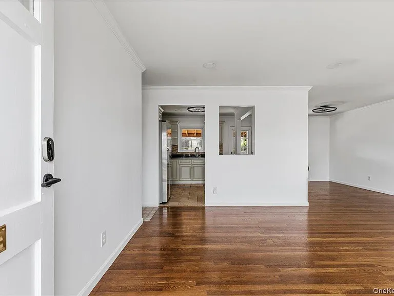 4 Cecil Pl — Photo 3