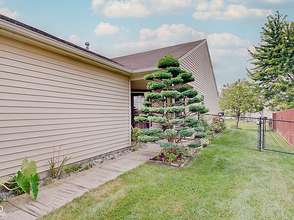 3rd image of 5642 Grassy Bank Dr
