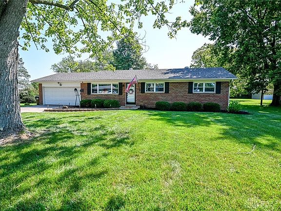 2nd image of 3764 Dorothy Ln