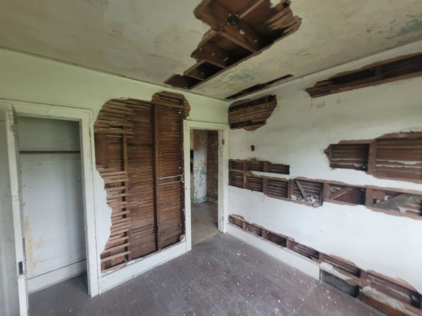 detroit-michigan-88398033 picture