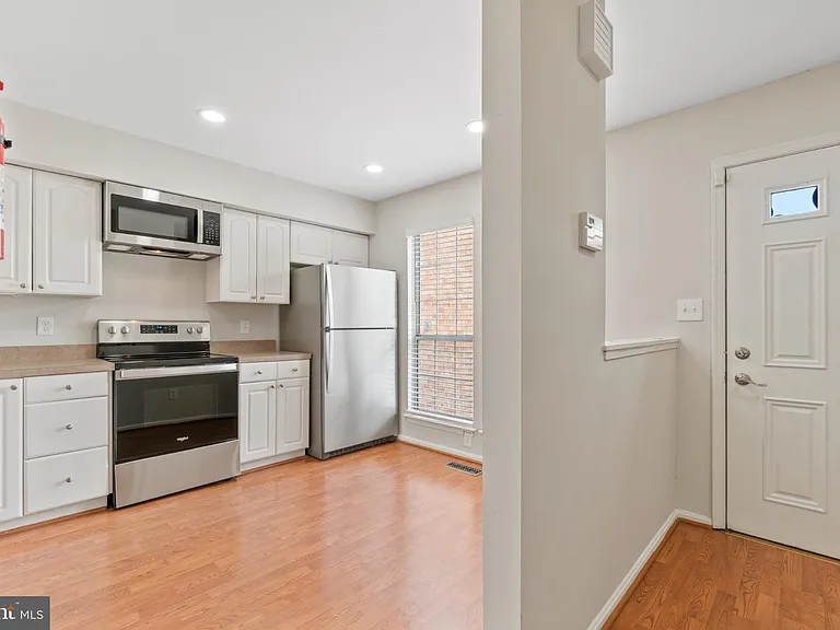 1004 Dartmouth Glen Way — Photo 5