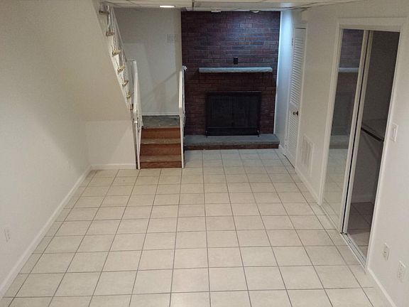 4th image of 2555 S Jessup St #1STFLR