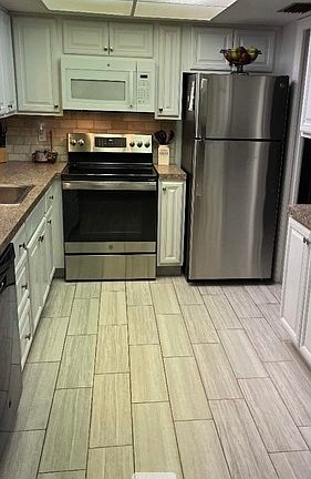 5th image of 661 Poinsettia Ave #Penthouse