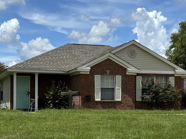 149 Cotton Lakes Blvd, Wetumpka, AL 36092