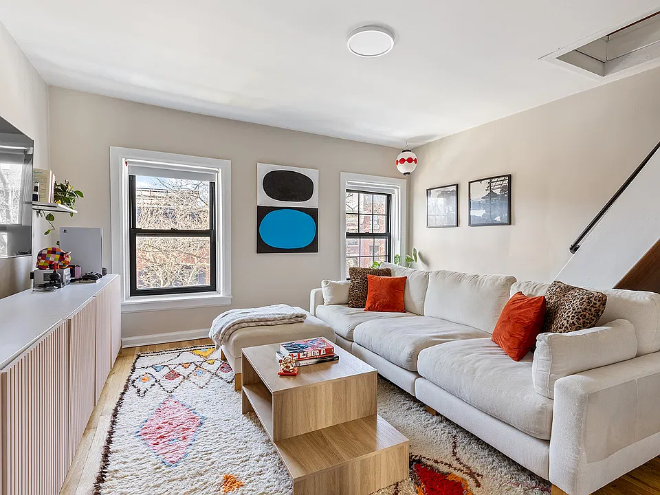 319 Union St #4