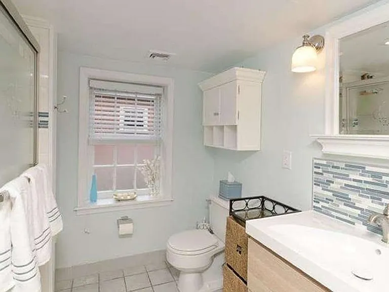 321 S Iseminger St — Photo 1