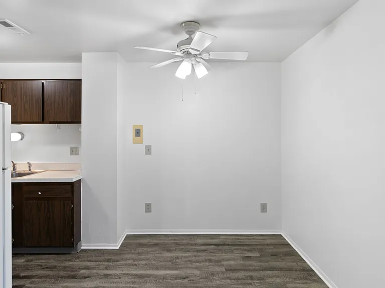 220 Park St — Photo 5
