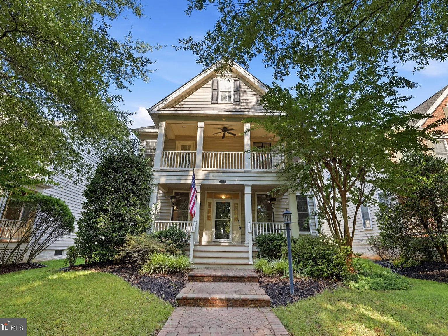 4 bed, 4.5 bath, 4812 sqft, $4,199 — Photo 1