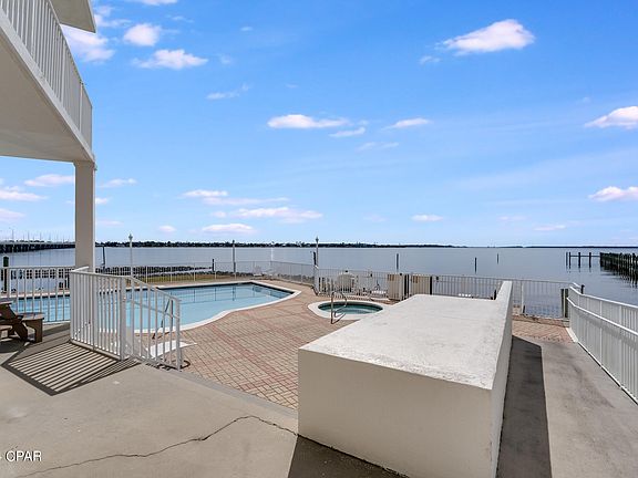 4th image of 1600 Marina Bay Dr Unit 507