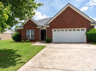 267 Narrow Ln, New Market, AL 35761